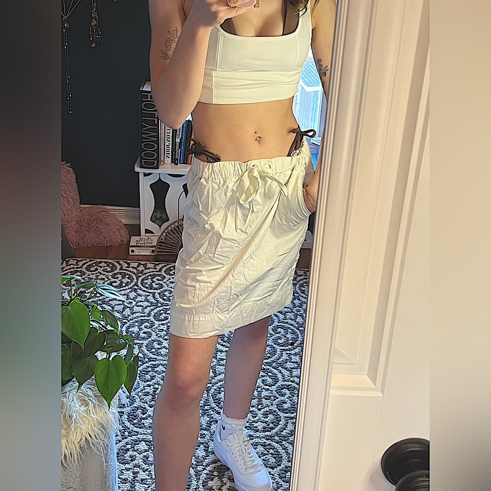 white y2k adjustable tie skirt ✨